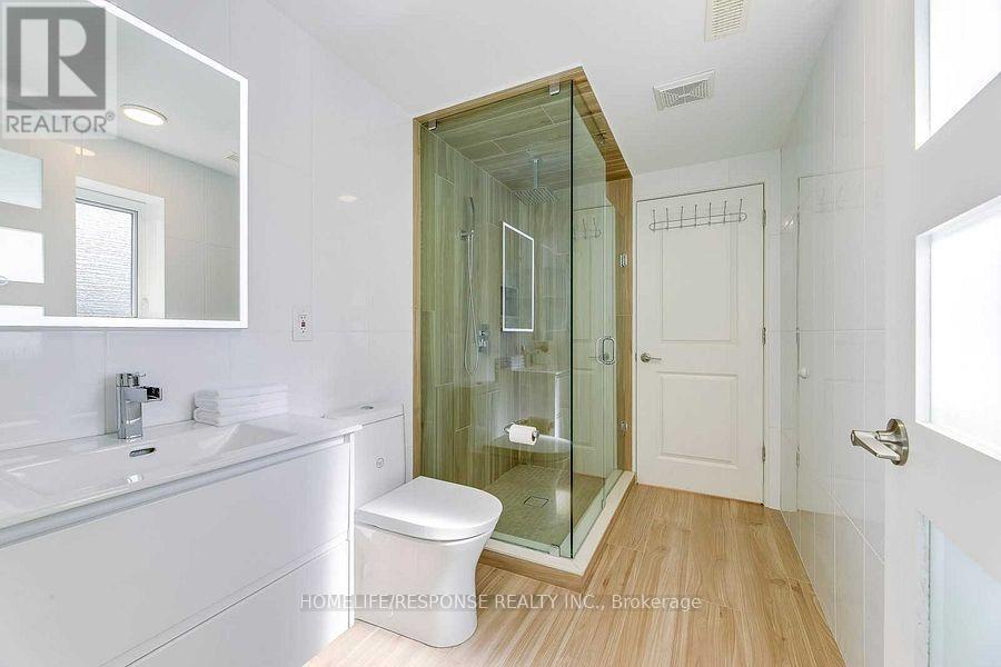 3640 Burnbrae Drive, Mississauga, ON - Indoor Photo Showing Bathroom