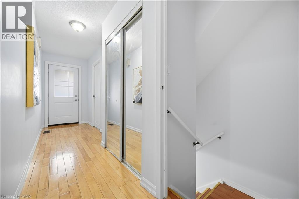 424 Jackson Street W, Hamilton, ON - Indoor Photo Showing Other Room