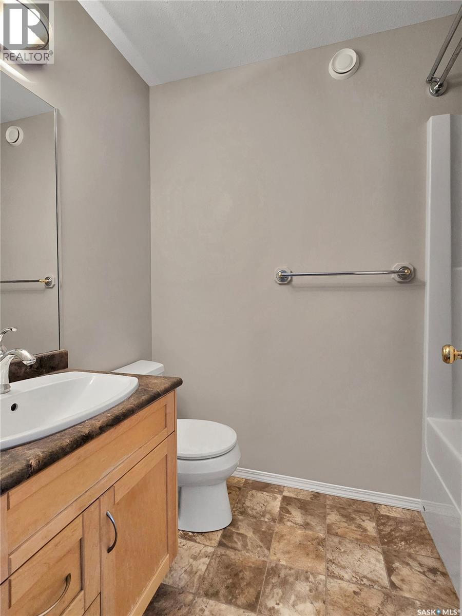 1131 Denham Rise, Saskatoon, SK - Indoor Photo Showing Bathroom