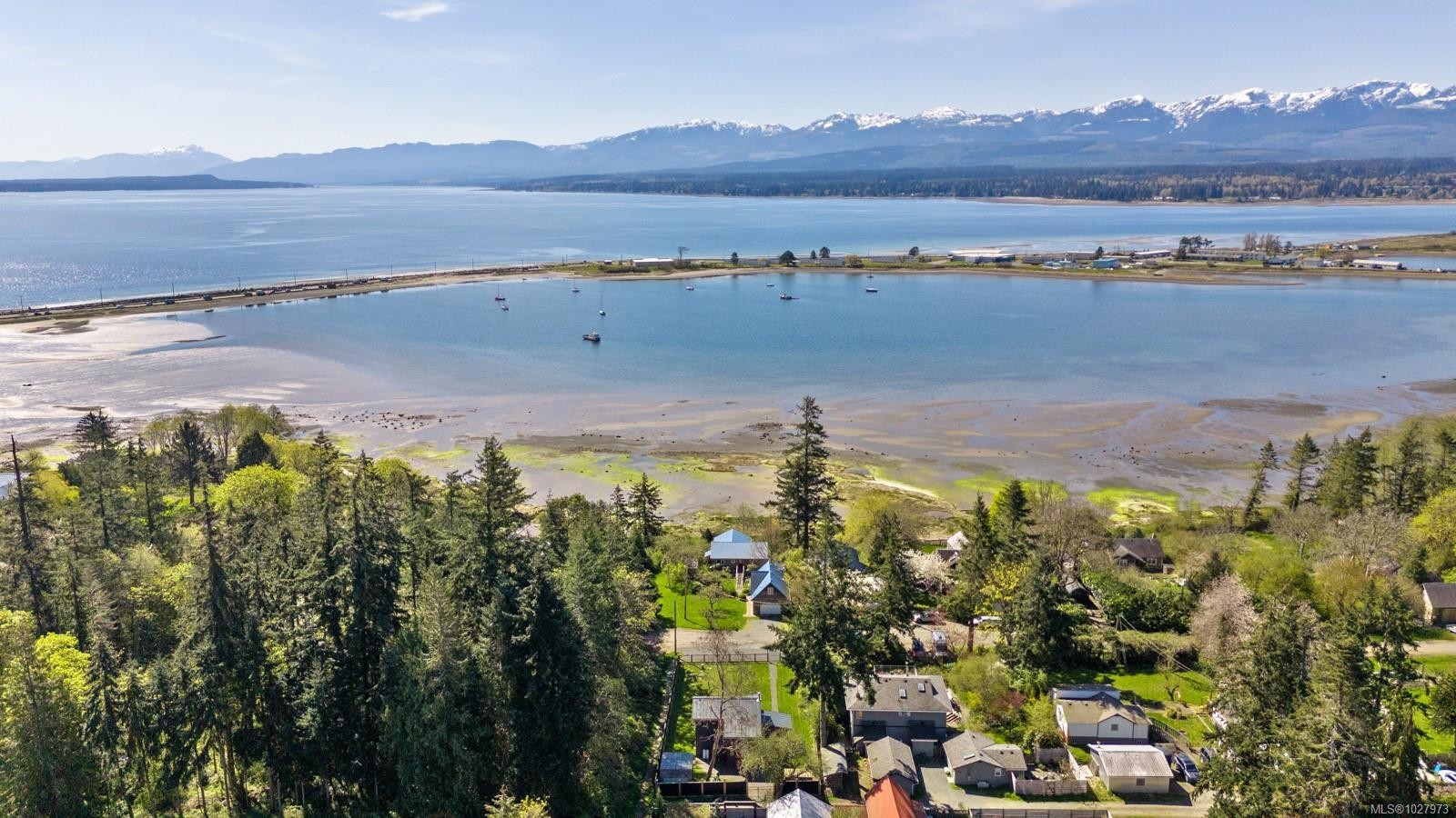 1304 Midden Rd, Comox, BC