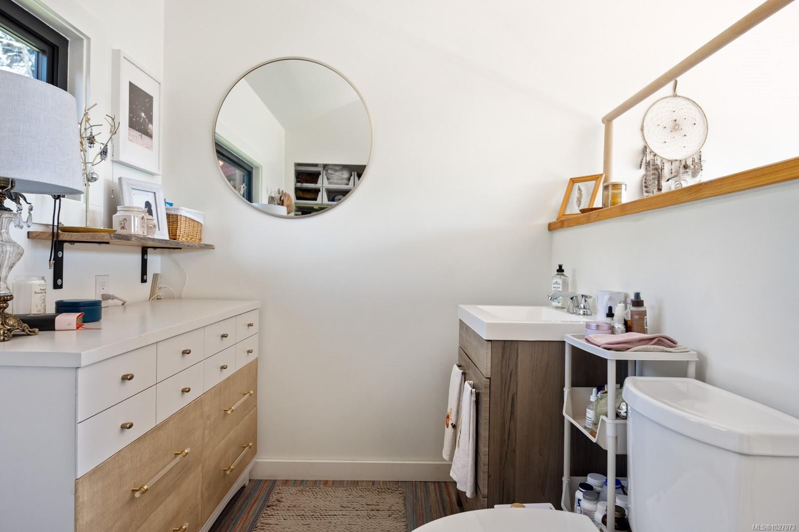 1304 Midden Rd, Comox, BC