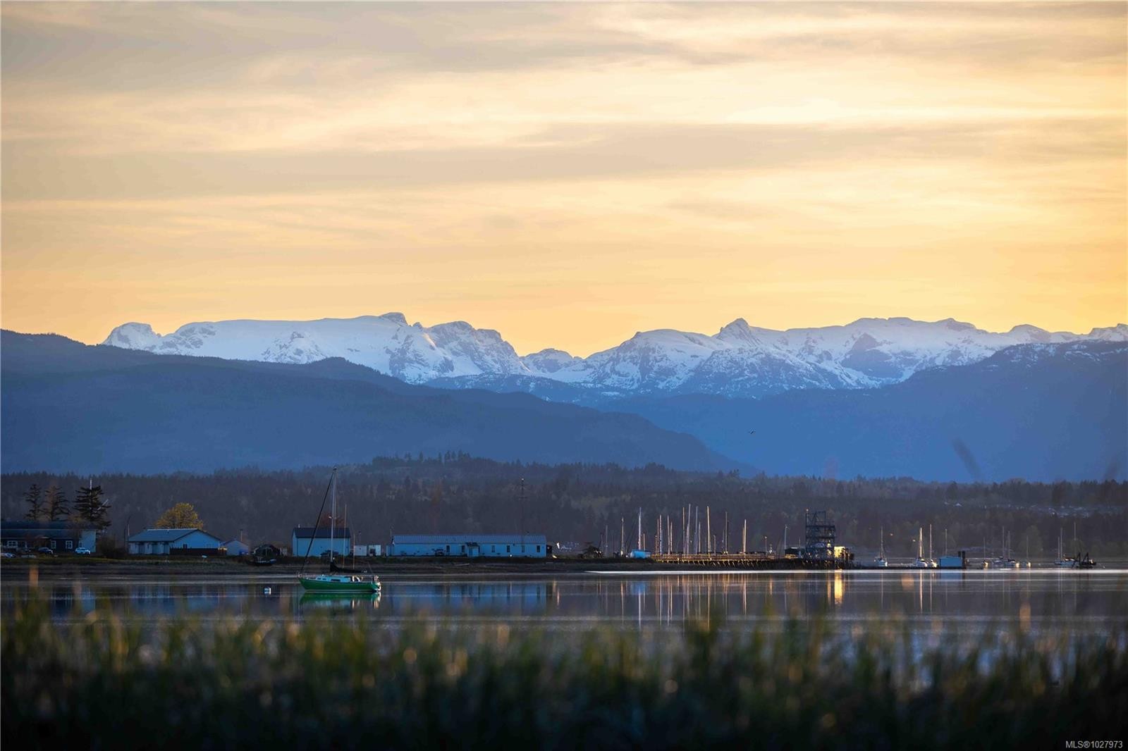 1304 Midden Rd, Comox, BC