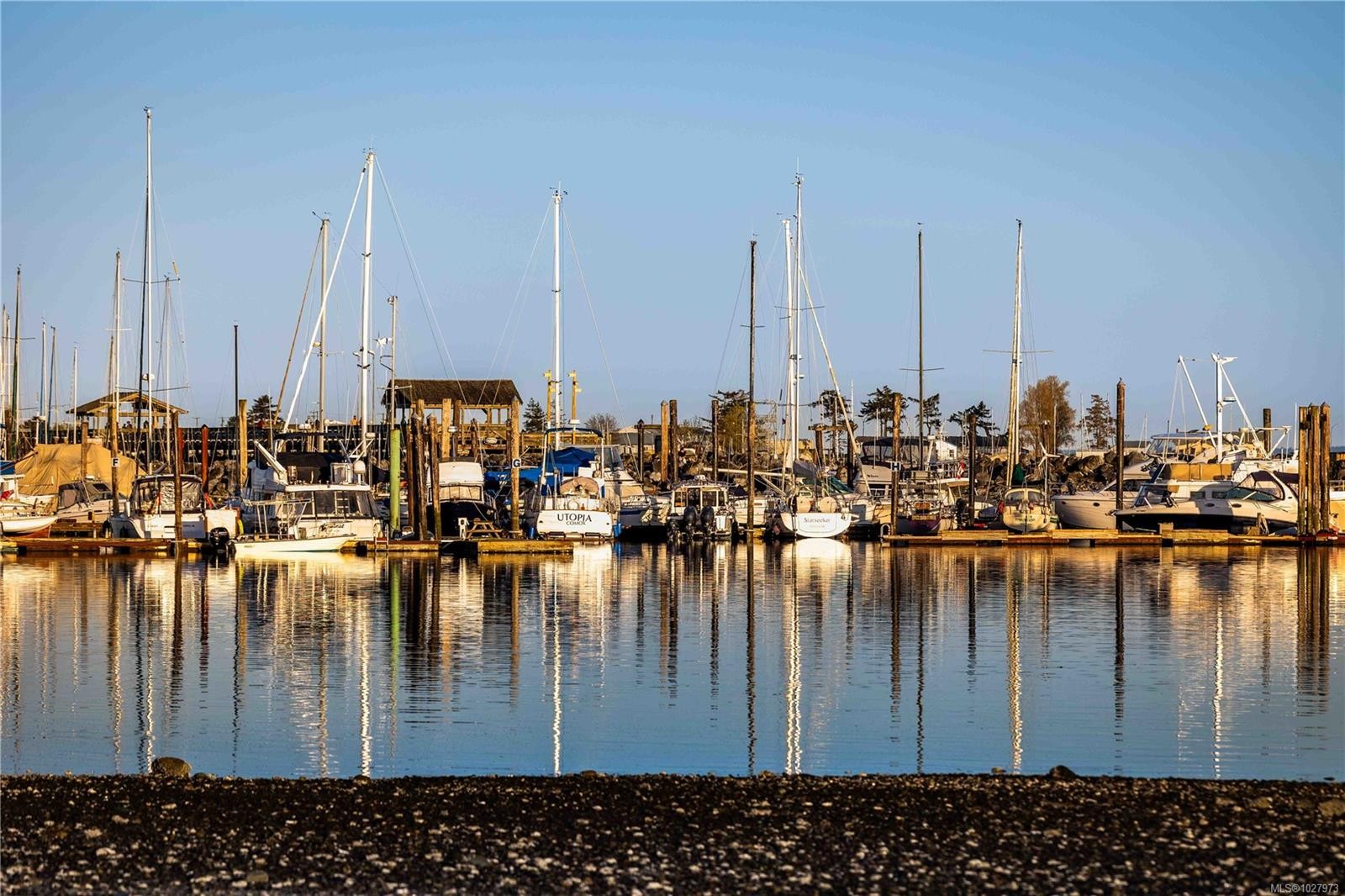 1304 Midden Rd, Comox, BC