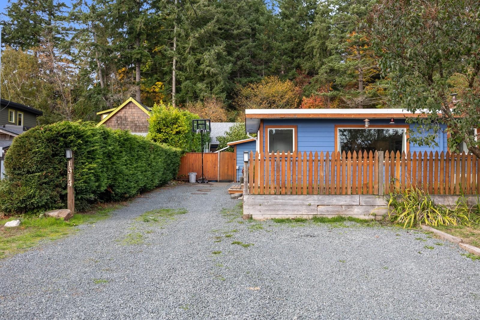 1314 Docliddle Rd, Comox, BC