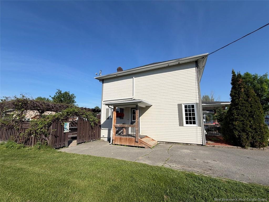16 Des Érables Ave, Clair, NB