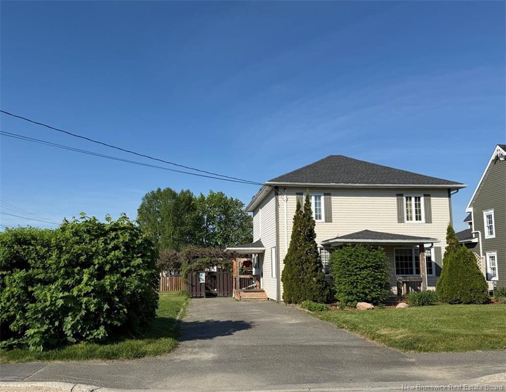 16 Des Érables Ave, Clair, NB