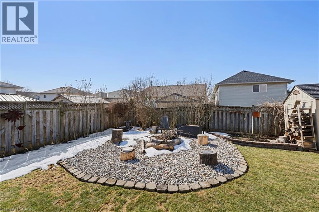 77 Morgan Drive, Caledonia, ON - Outdoor