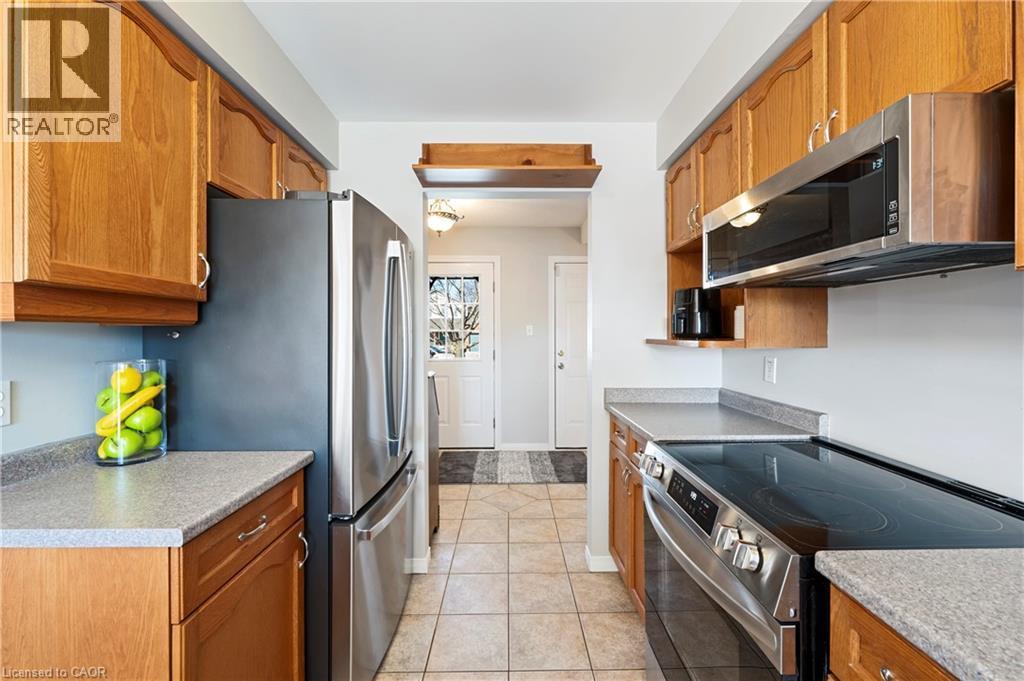 77 Morgan Drive, Caledonia, ON - Indoor Photo Showing Kitchen