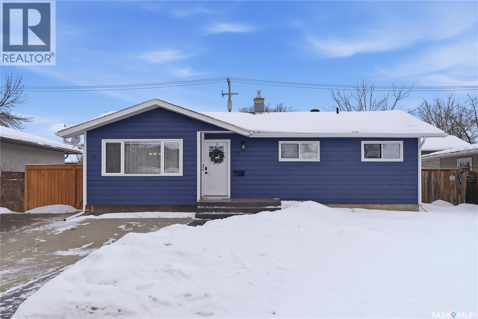 39 Cantlon Crescent, Saskatoon, SK - Outdoor