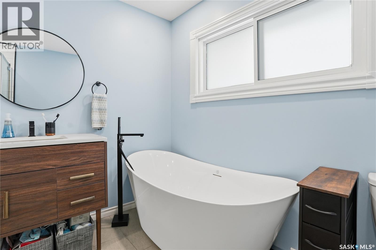 39 Cantlon Crescent, Saskatoon, SK - Indoor Photo Showing Bathroom