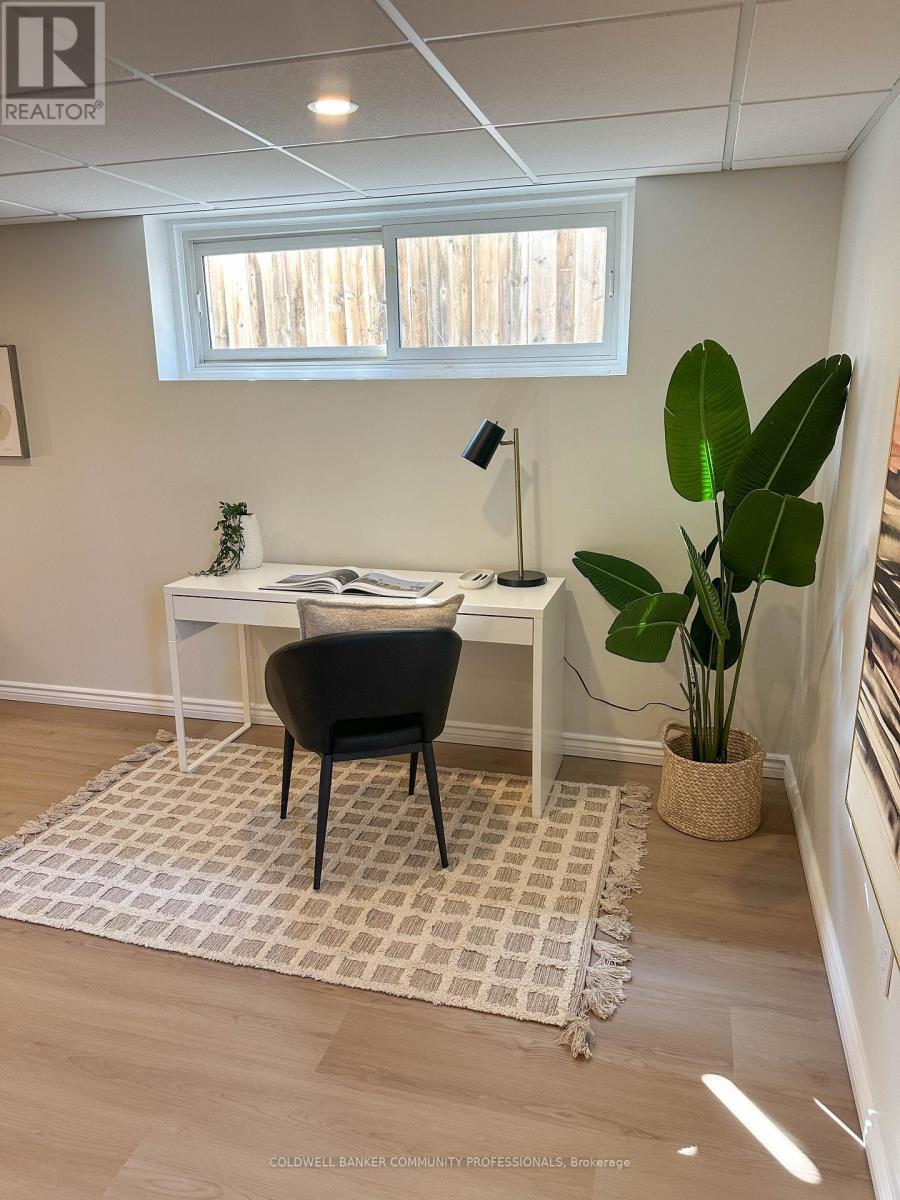 918 Upper Ottawa Street, Hamilton, ON - Indoor Photo Showing Office