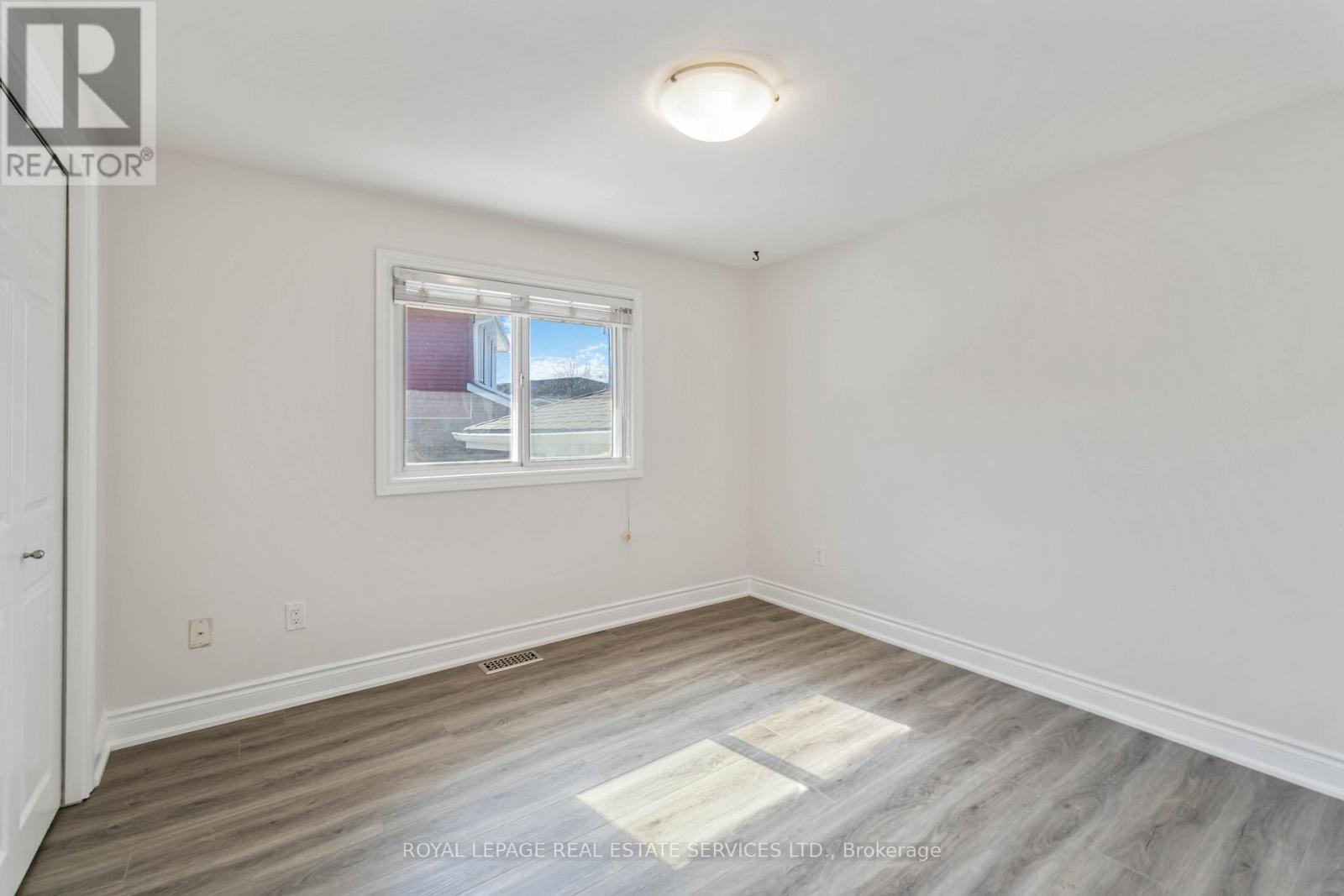 9 Isaac Court, Hamilton, ON - Indoor Photo Showing Other Room