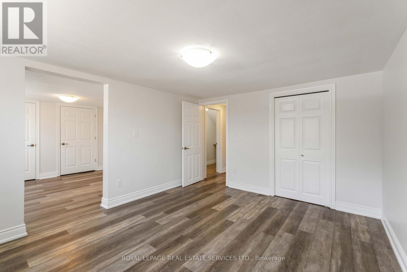 9 Isaac Court, Hamilton, ON - Indoor Photo Showing Other Room