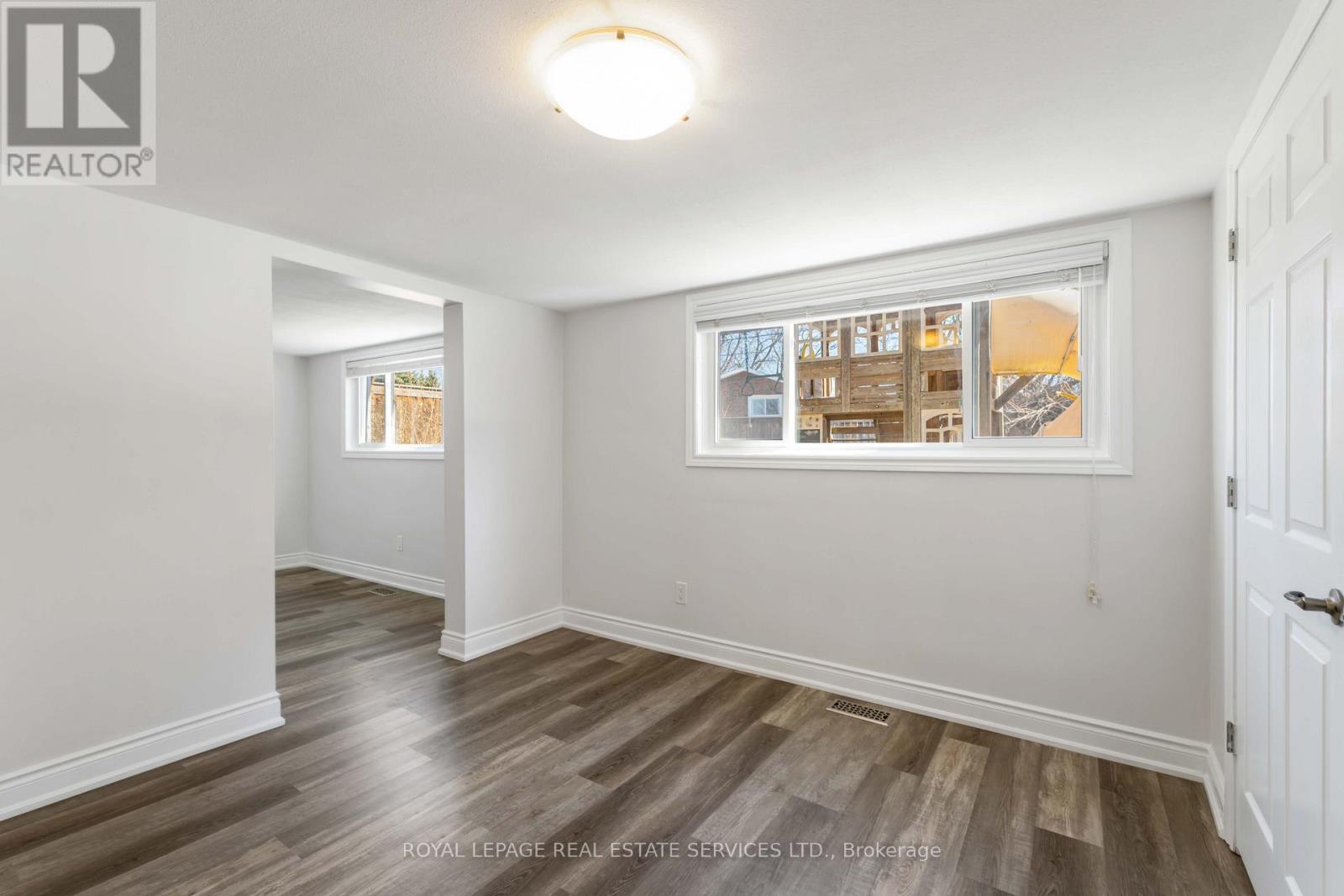 9 Isaac Court, Hamilton, ON - Indoor Photo Showing Other Room