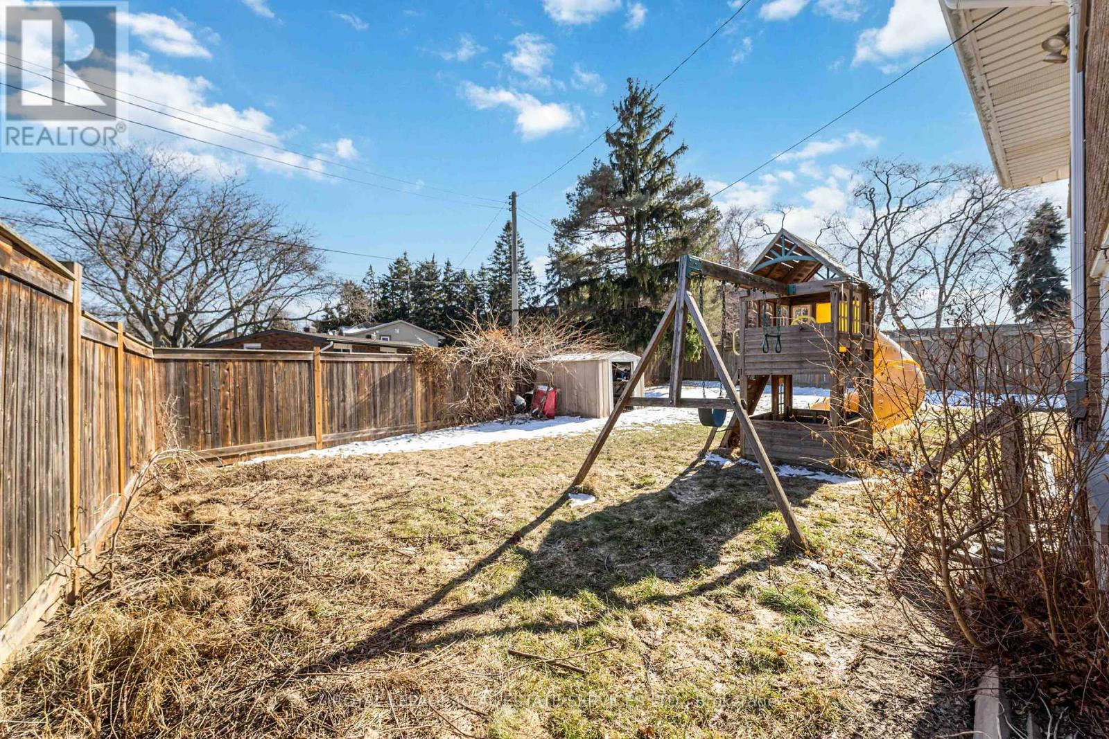 9 Isaac Court, Hamilton, ON - Outdoor