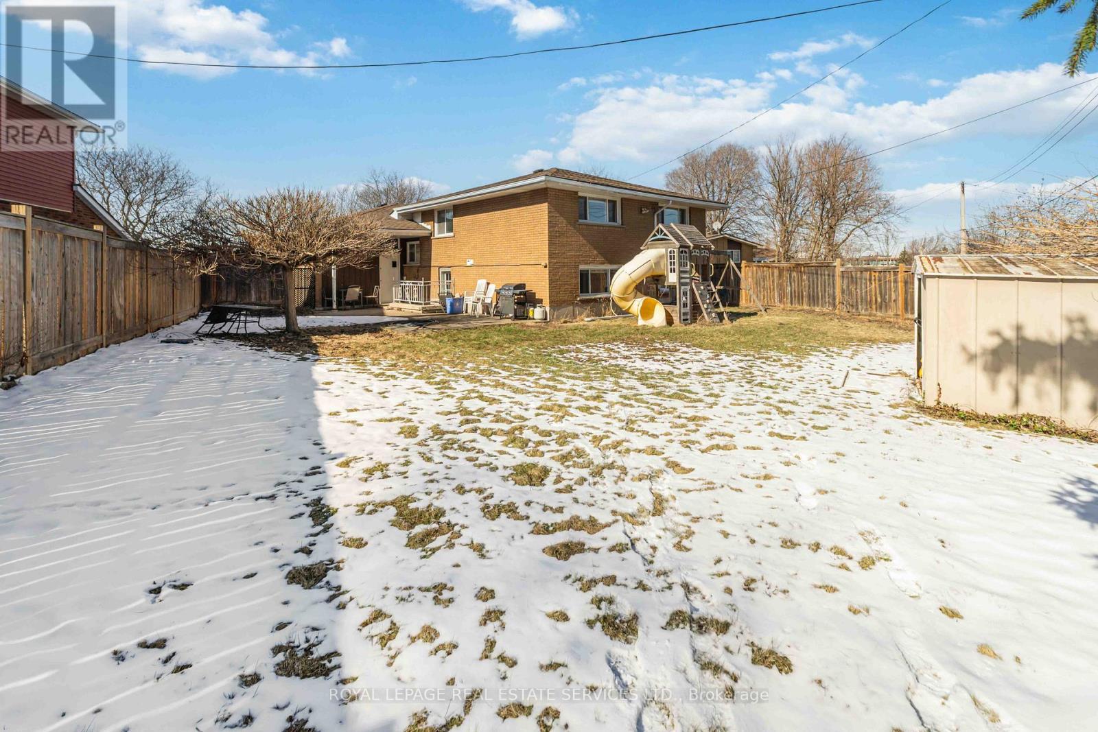 9 Isaac Court, Hamilton, ON - Outdoor