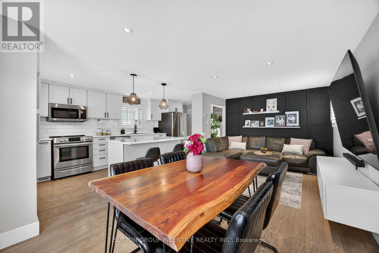 56 Shakespeare Crescent, Barrie, ON - Indoor