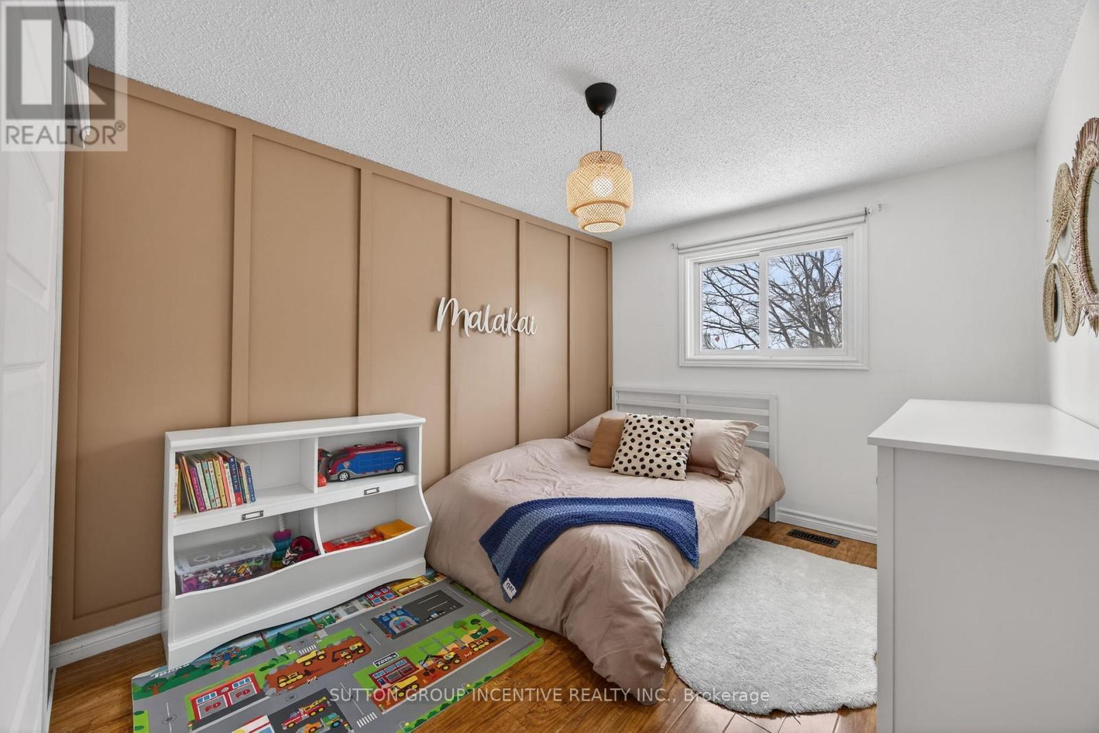 56 Shakespeare Crescent, Barrie, ON - Indoor Photo Showing Bedroom