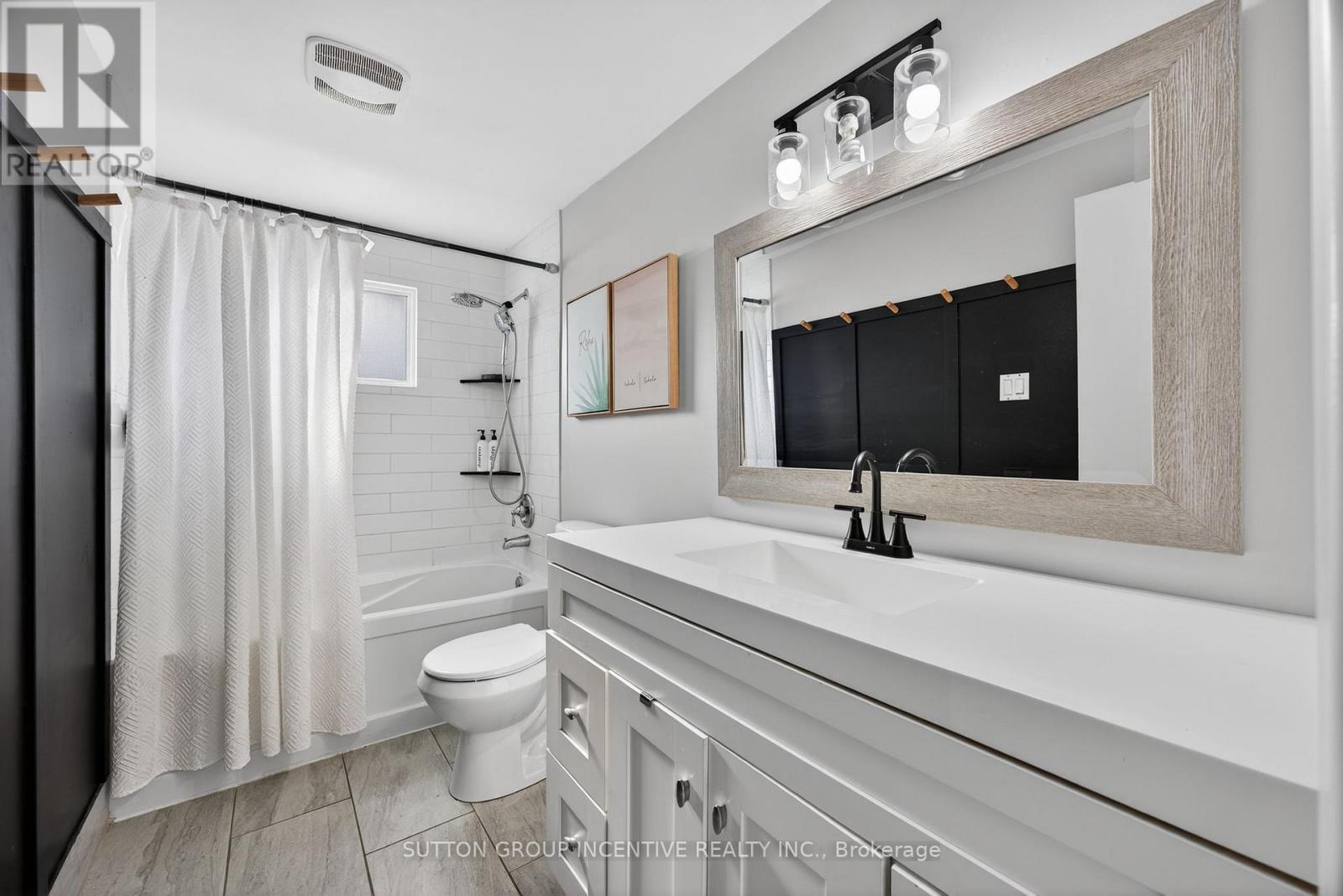 56 Shakespeare Crescent, Barrie, ON - Indoor Photo Showing Bathroom