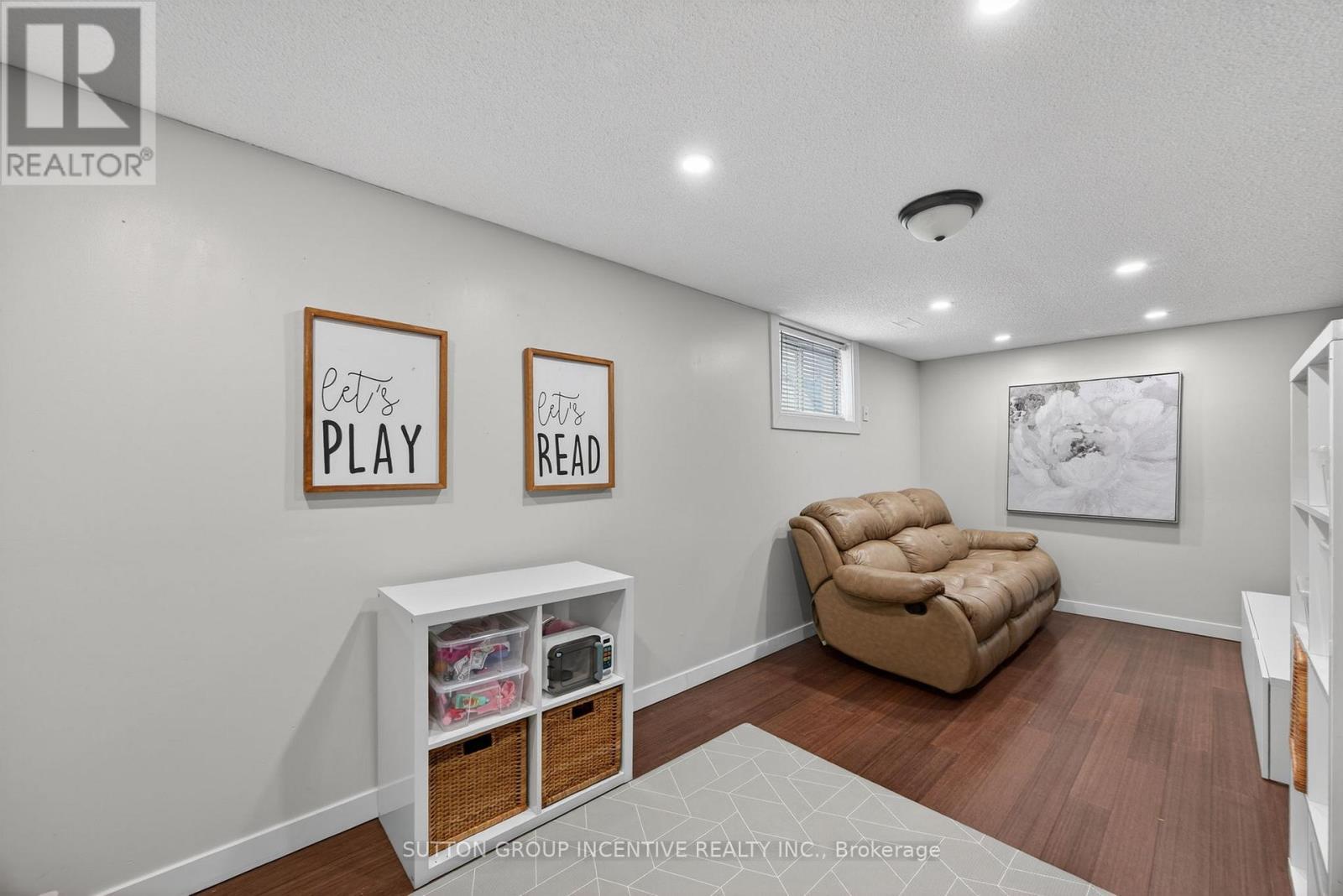 56 Shakespeare Crescent, Barrie, ON - Indoor