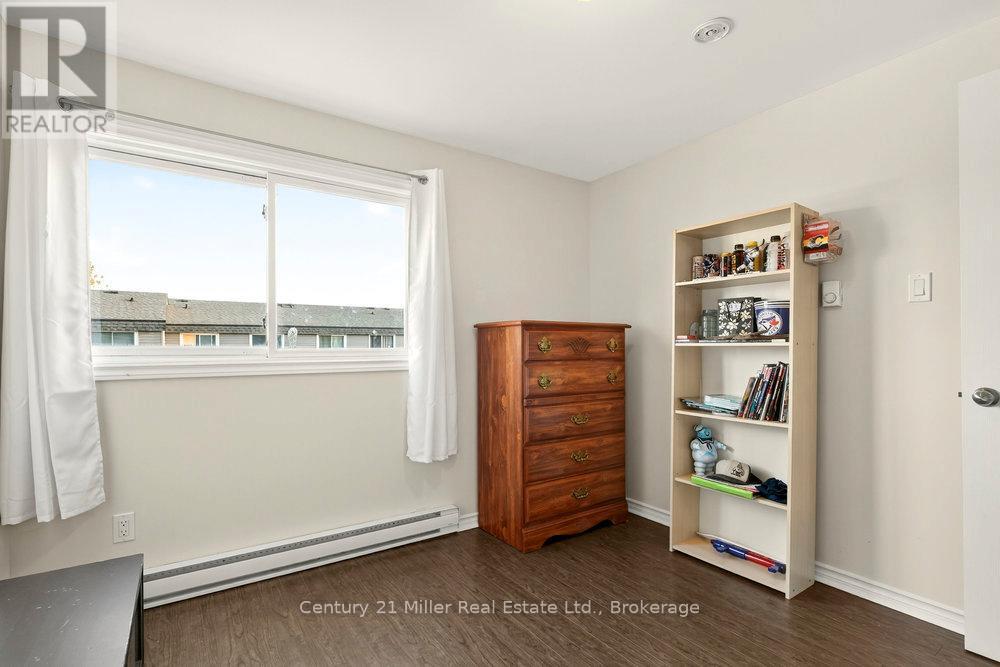 69 - 2050 Upper Middle Road, Burlington (Brant Hills), ON - Indoor