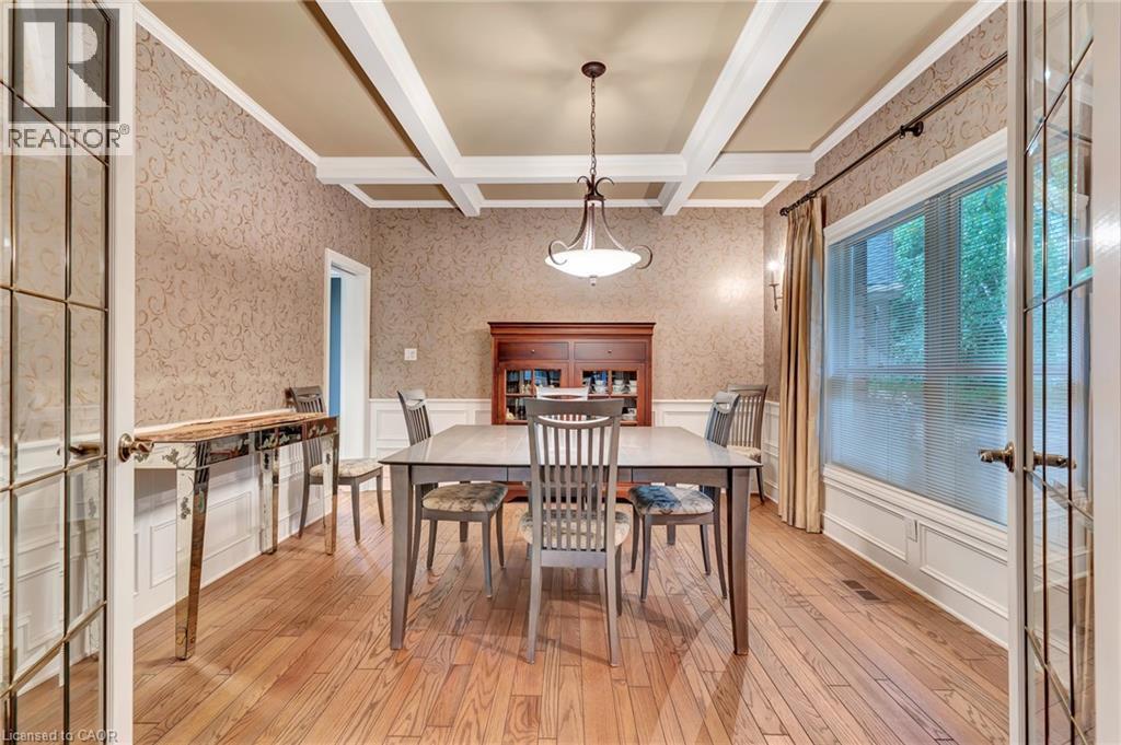 22 Deerpath Court, Cambridge, ON - Indoor Photo Showing Dining Room