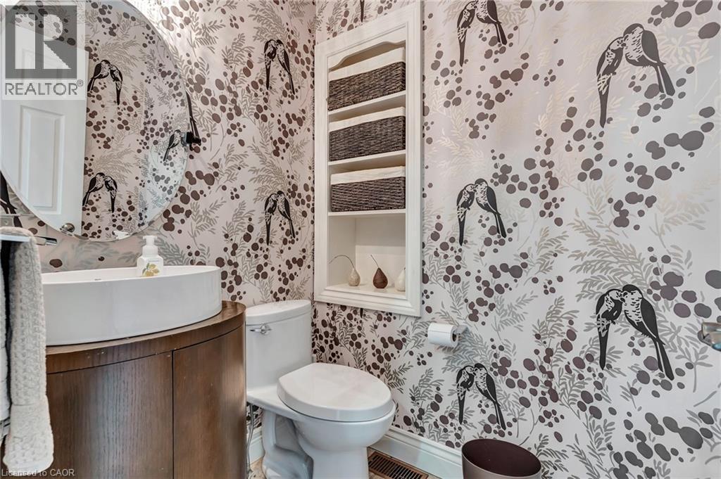 22 Deerpath Court, Cambridge, ON - Indoor Photo Showing Bathroom