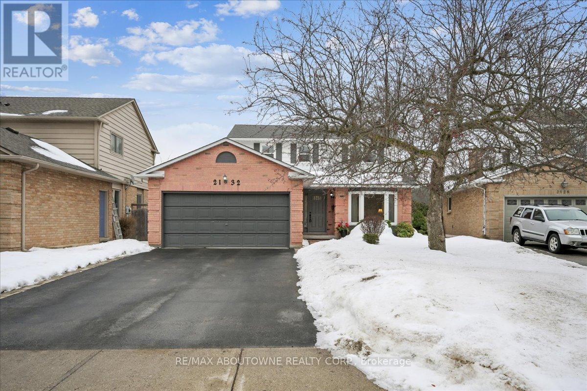 2132 Argon Court, Burlington, ON - Outdoor With Facade