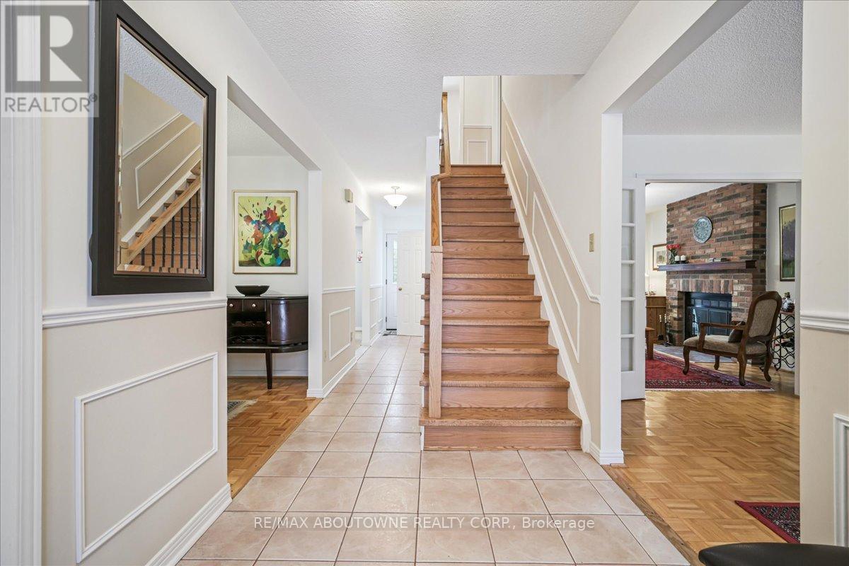 2132 Argon Court, Burlington, ON - Indoor Photo Showing Other Room