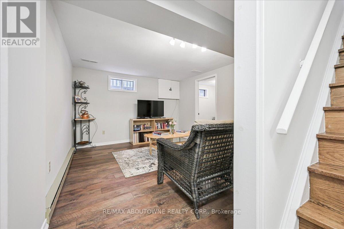 2132 Argon Court, Burlington, ON - Indoor