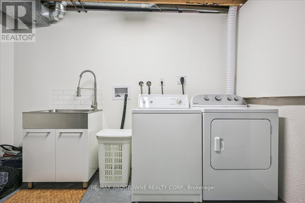 2132 Argon Court, Burlington, ON - Indoor Photo Showing Laundry Room