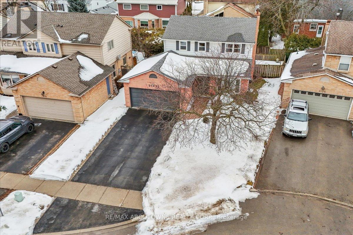 2132 Argon Court, Burlington, ON - Outdoor