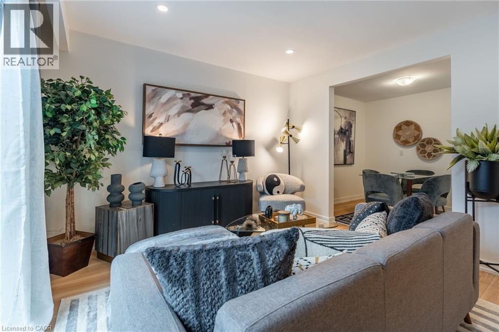 22 Woodman Drive N, Hamilton, ON - Indoor