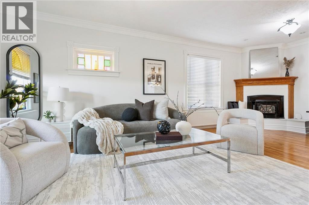 132 Queen Street W, Cambridge, ON - Indoor Photo Showing Living Room With Fireplace