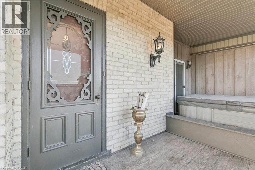 132 Queen Street W, Cambridge, ON - Outdoor With Exterior