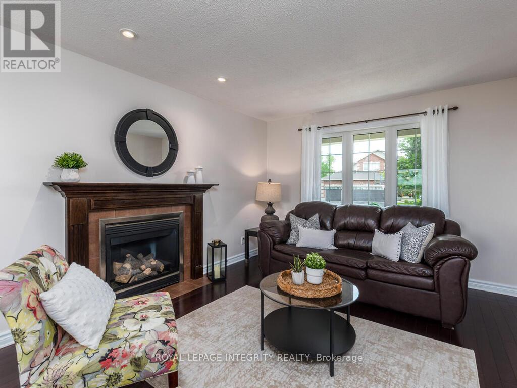 111 Comba Drive, Carleton Place, ON - Indoor Photo Showing Living Room With Fireplace