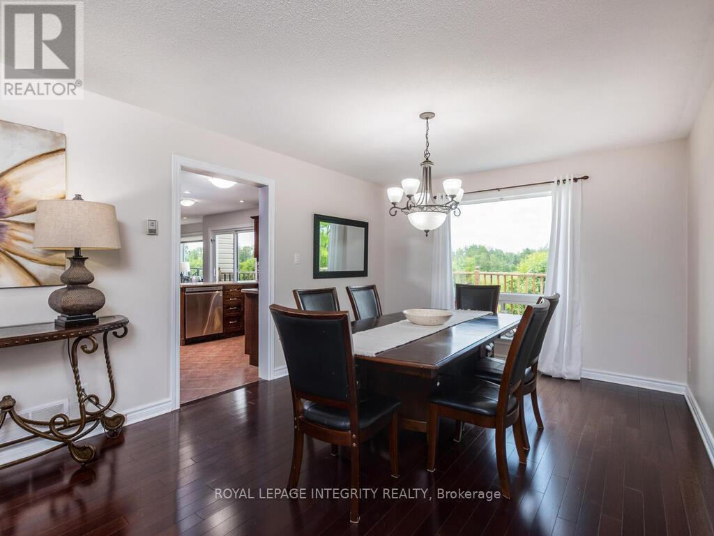 111 Comba Drive, Carleton Place, ON - Indoor Photo Showing Dining Room