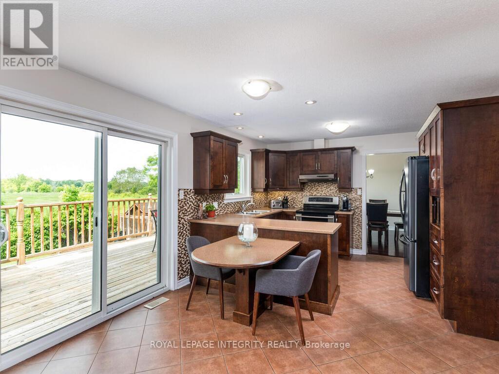 111 Comba Drive, Carleton Place, ON - Indoor Photo Showing Dining Room