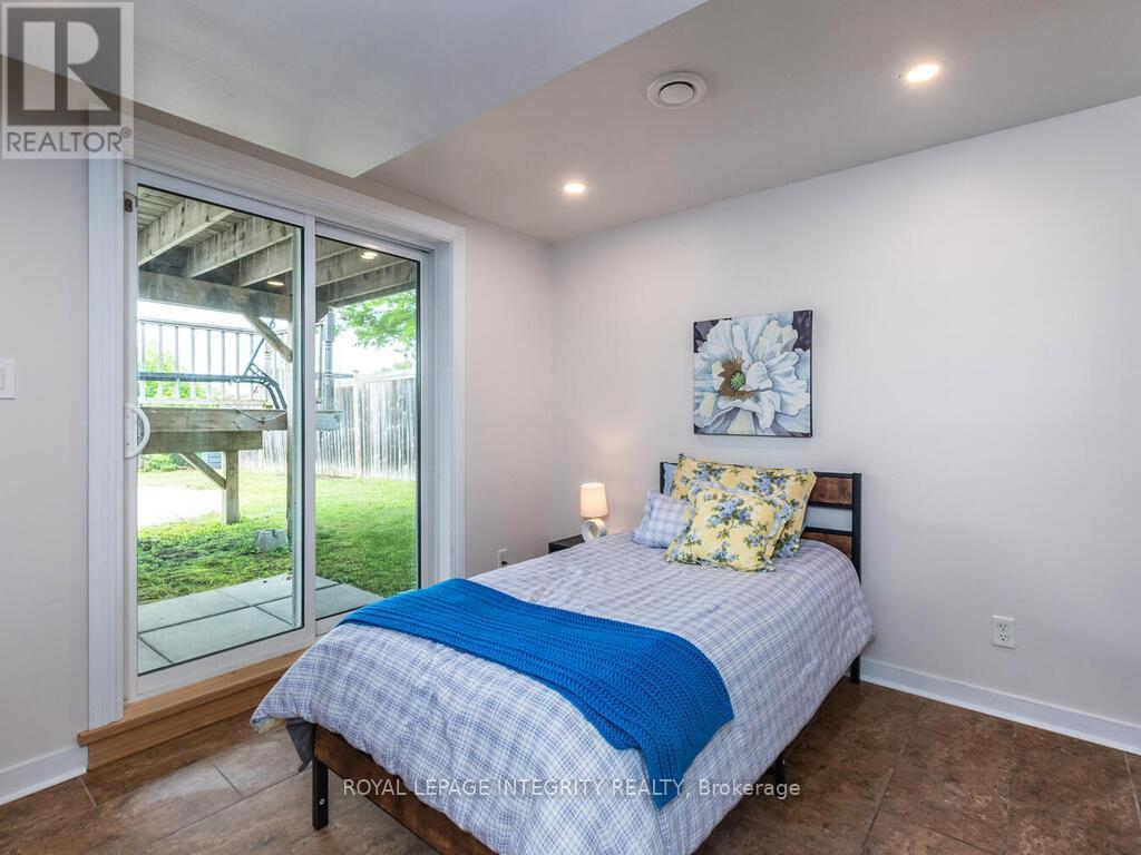 111 Comba Drive, Carleton Place, ON - Indoor Photo Showing Bedroom