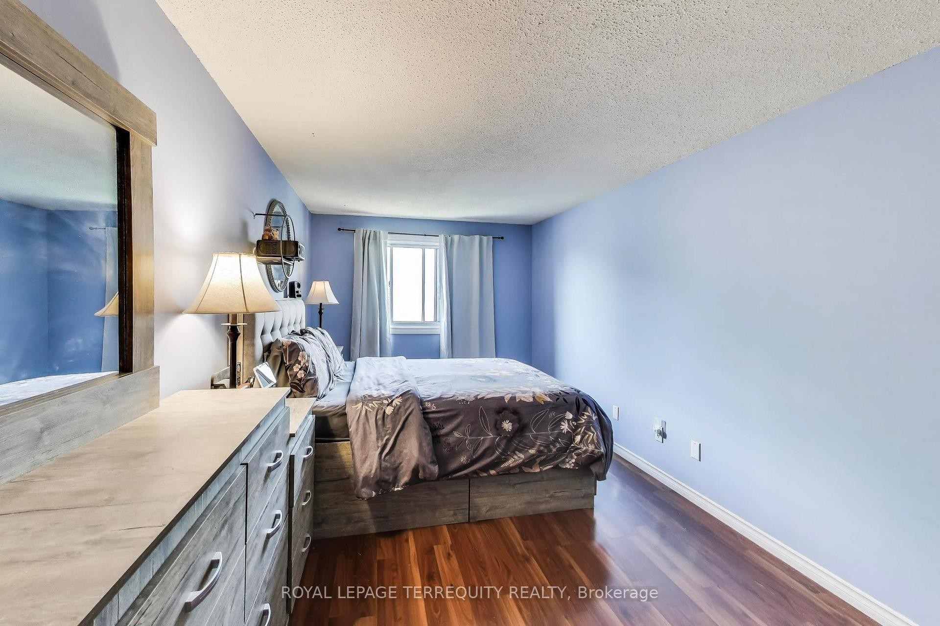88-1100 Oxford Street, Oshawa, ON - Indoor Photo Showing Bedroom