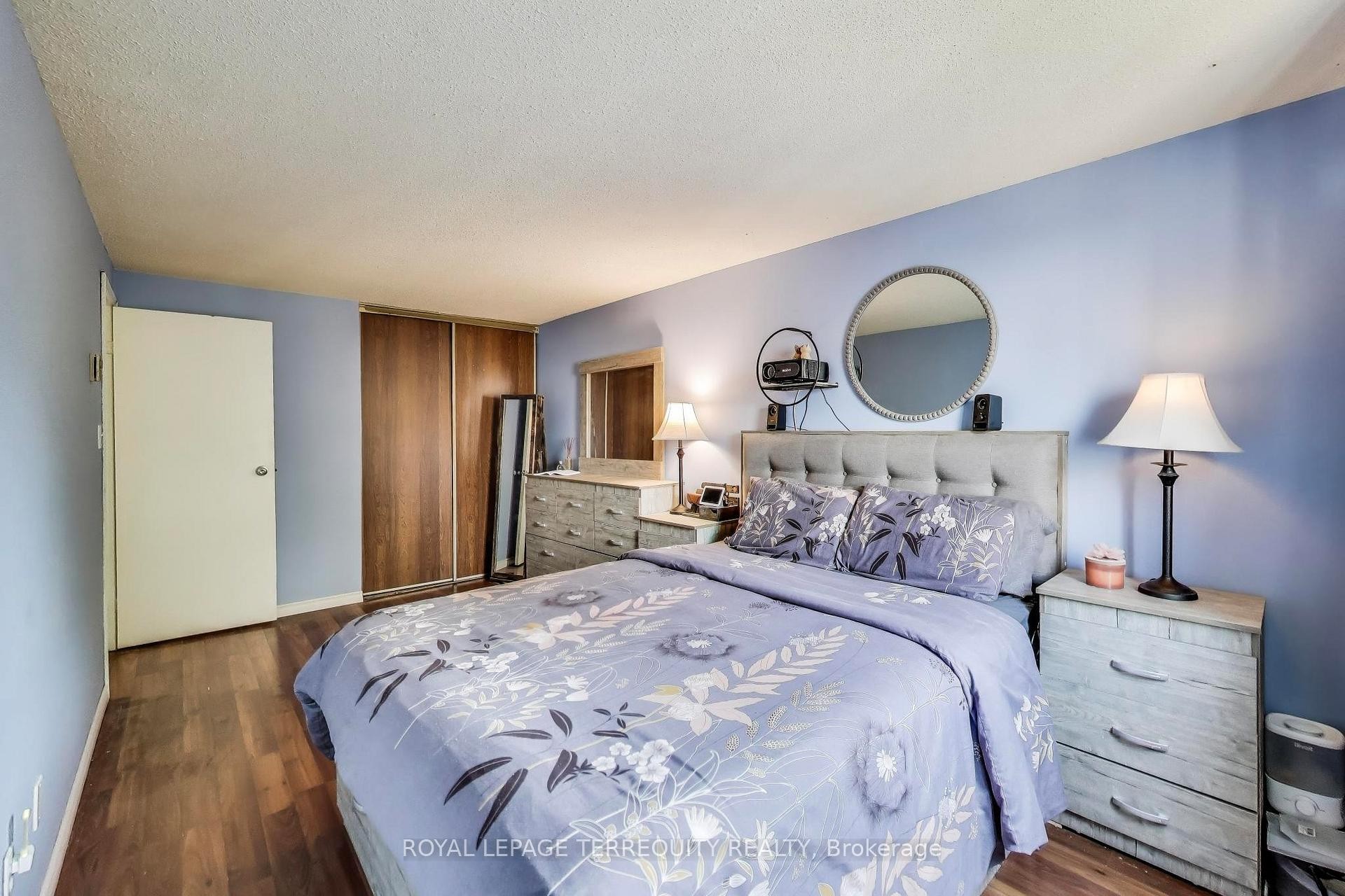 88-1100 Oxford Street, Oshawa, ON - Indoor Photo Showing Bedroom