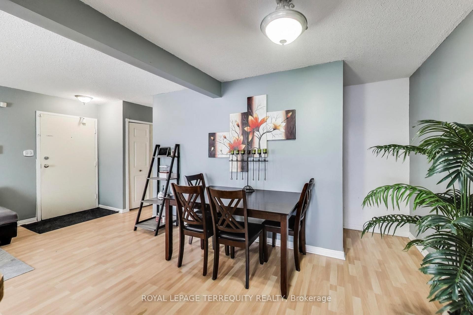 88-1100 Oxford Street, Oshawa, ON - Indoor Photo Showing Dining Room