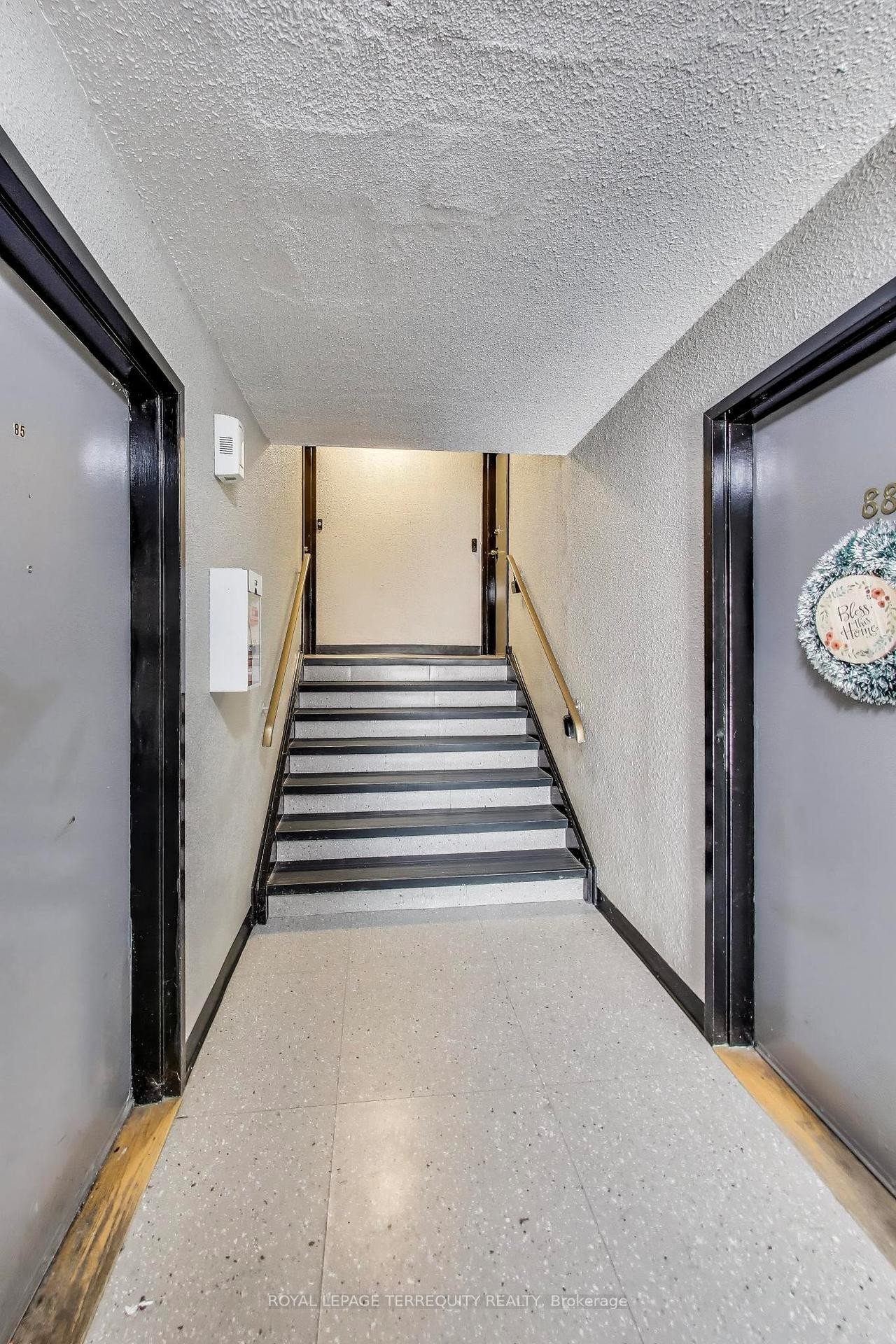 88-1100 Oxford Street, Oshawa, ON - Indoor Photo Showing Other Room