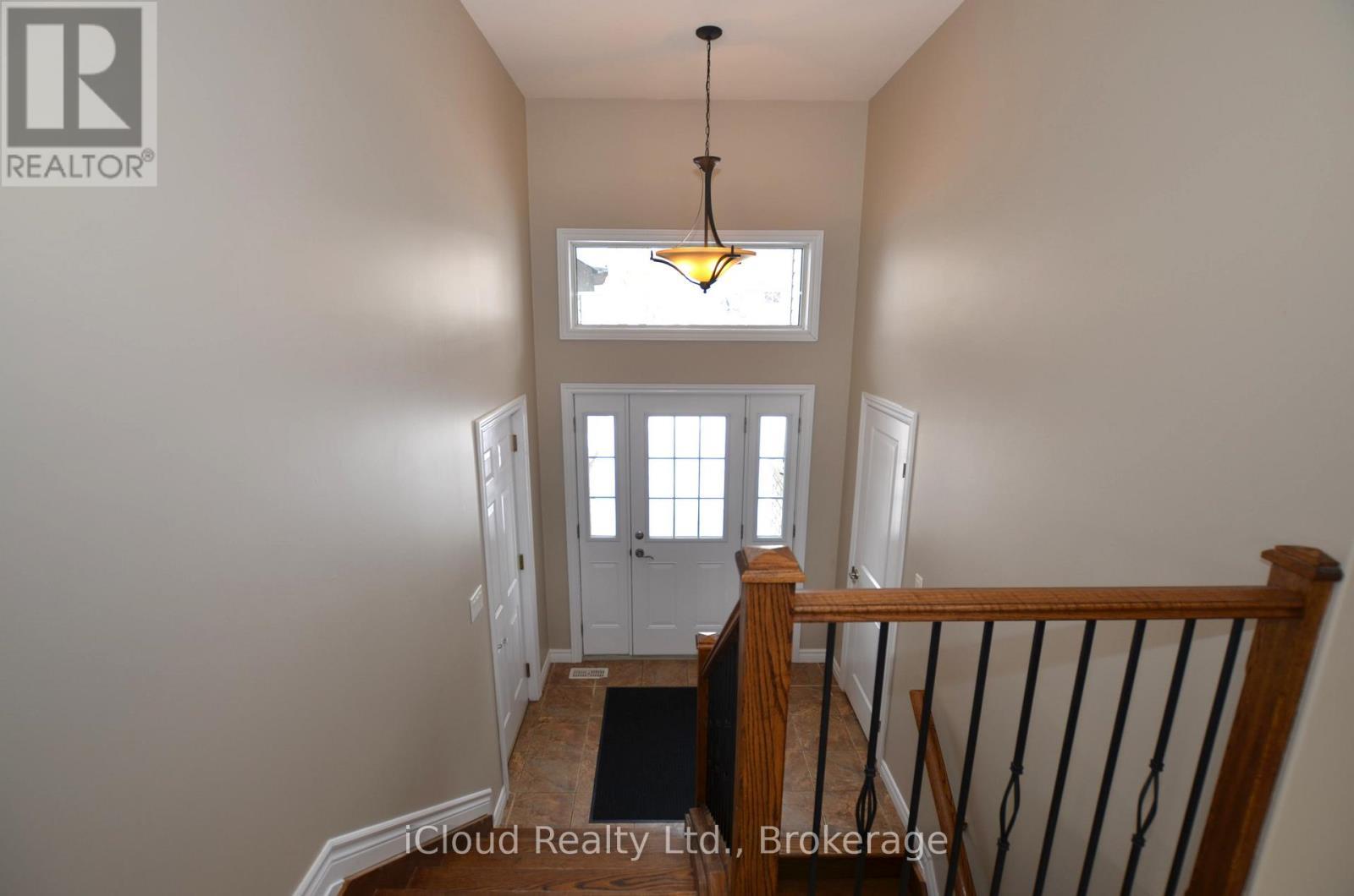 25 Rue Vanier, Tiny, ON - Indoor Photo Showing Other Room