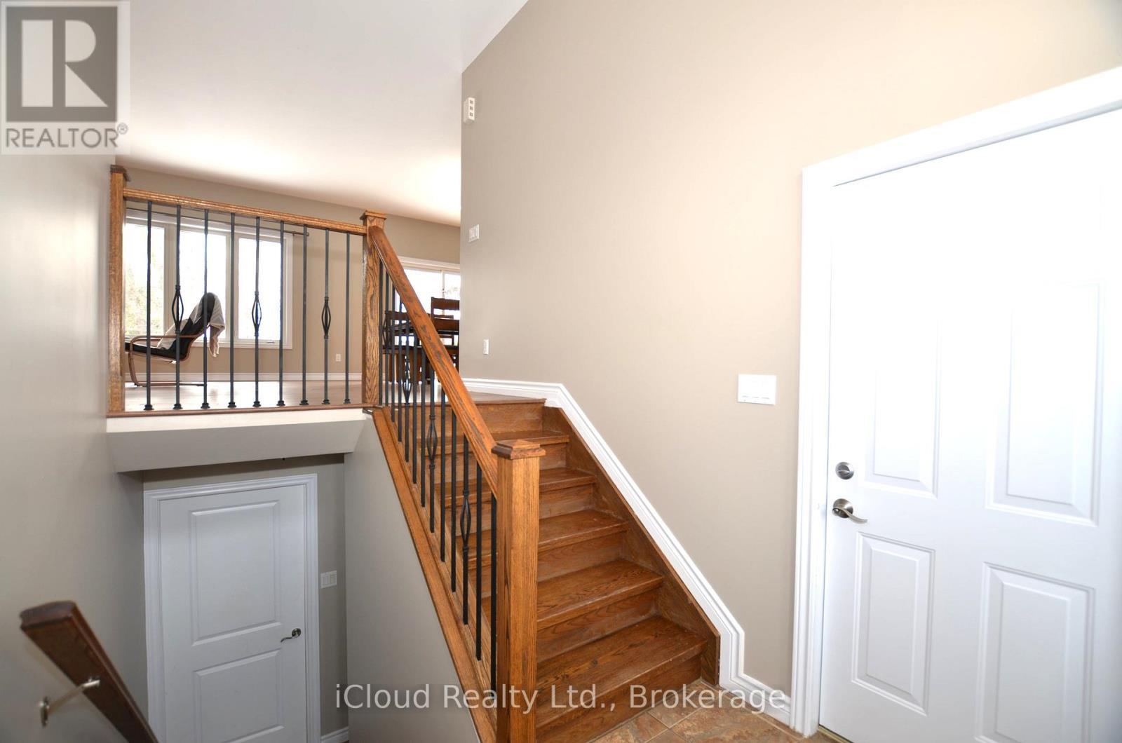 25 Rue Vanier, Tiny, ON - Indoor Photo Showing Other Room