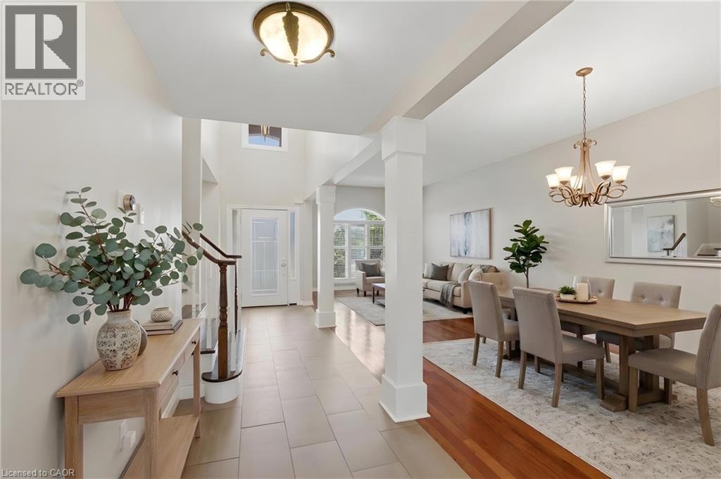 990 Upper Kenilworth Avenue, Hamilton, ON - Indoor Photo Showing Dining Room
