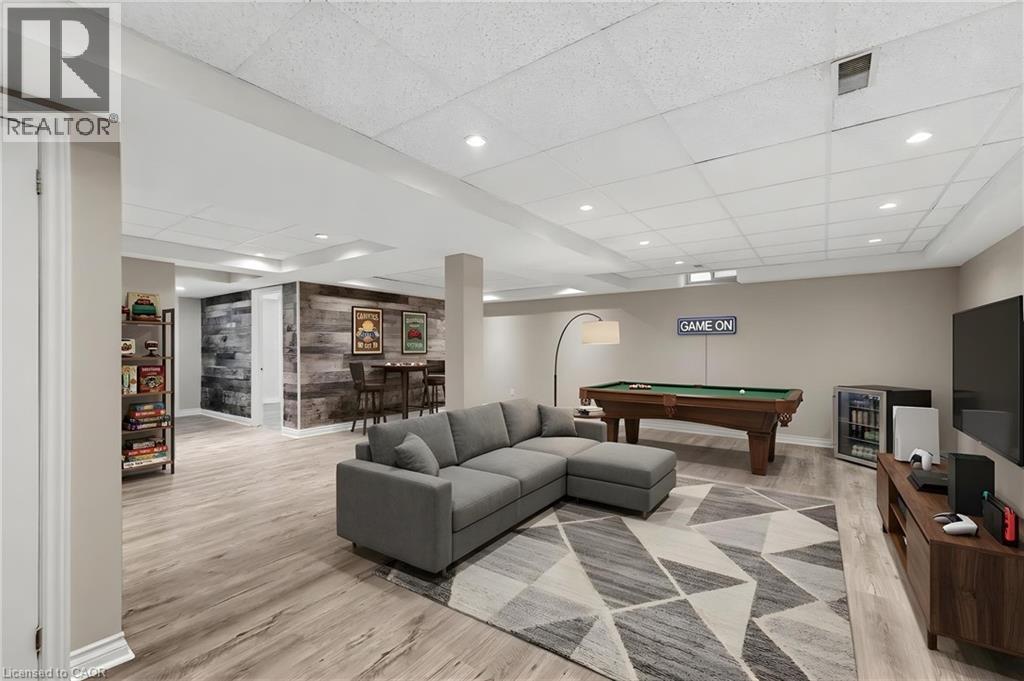 990 Upper Kenilworth Avenue, Hamilton, ON - Indoor