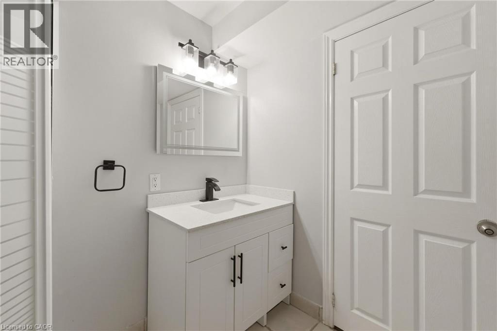 990 Upper Kenilworth Avenue, Hamilton, ON -