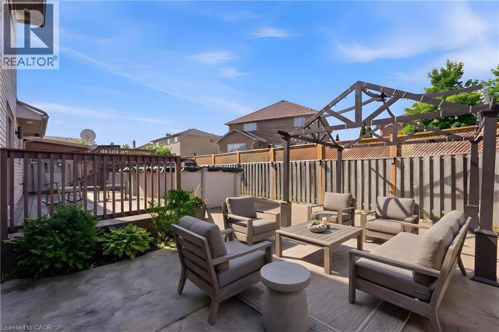 990 Upper Kenilworth Avenue, Hamilton, ON - Outdoor With Deck Patio Veranda