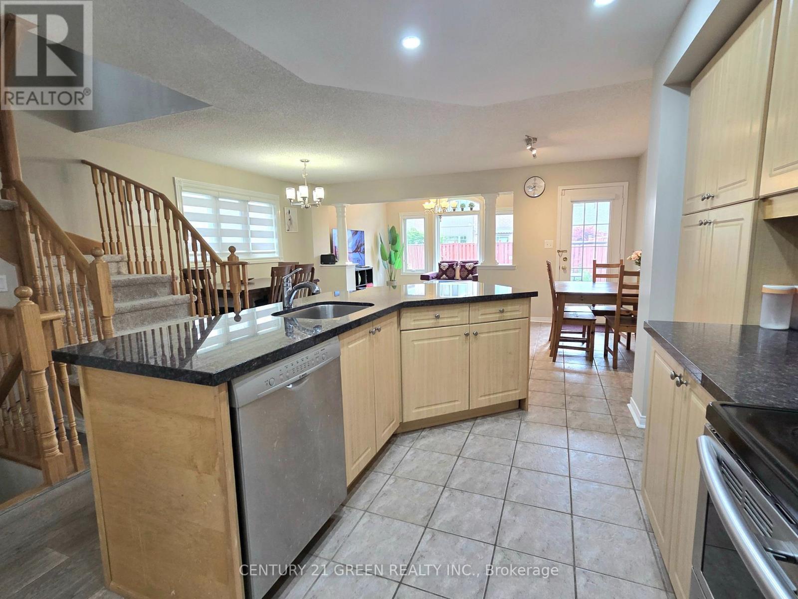 7314 Cork Tree Row, Mississauga, ON - Indoor Photo Showing Kitchen
